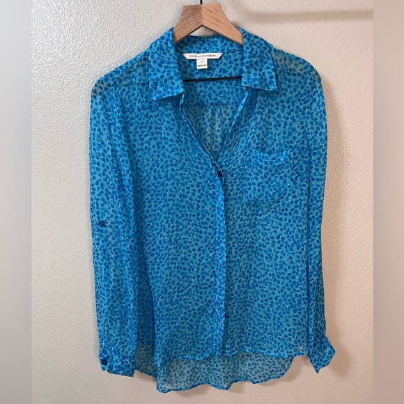 Diane Von Furstenberg 100% Silk Lorelei Top Blue Button Blouse 4 - Picture 1 of 8
